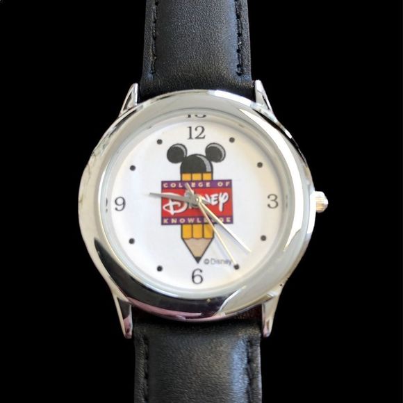 NWOT Disney Watch - Picture 2 of 6
